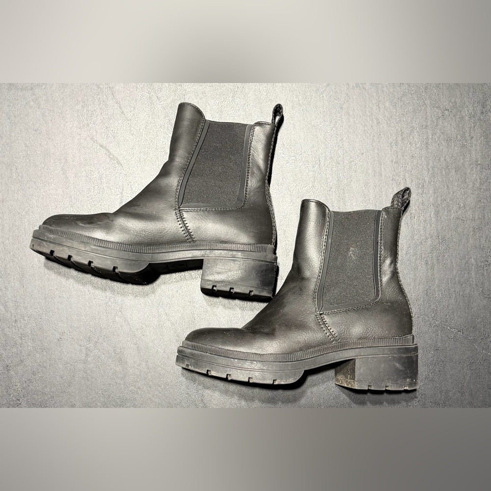 Girls Size 3 Jack Roger’s “Chelsea” Ankle Boot Pull On Like New - Picture 2 of 4